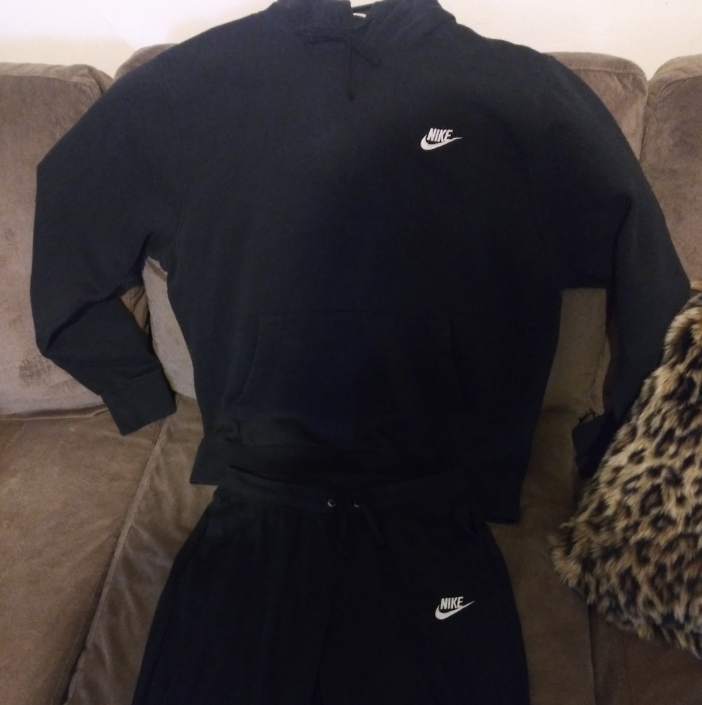 Nike Sweatsuit
